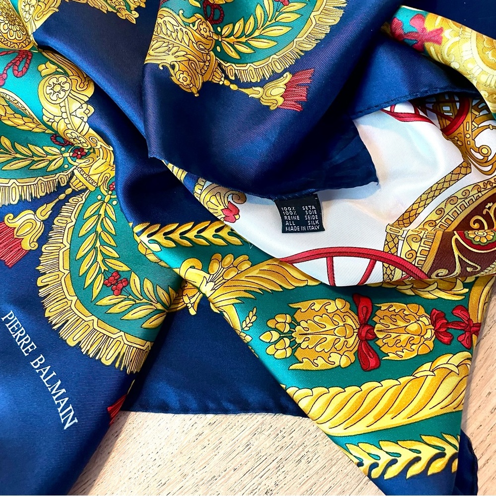 Pierre Balmain Carrier 💯% Silk Scarf 90x90